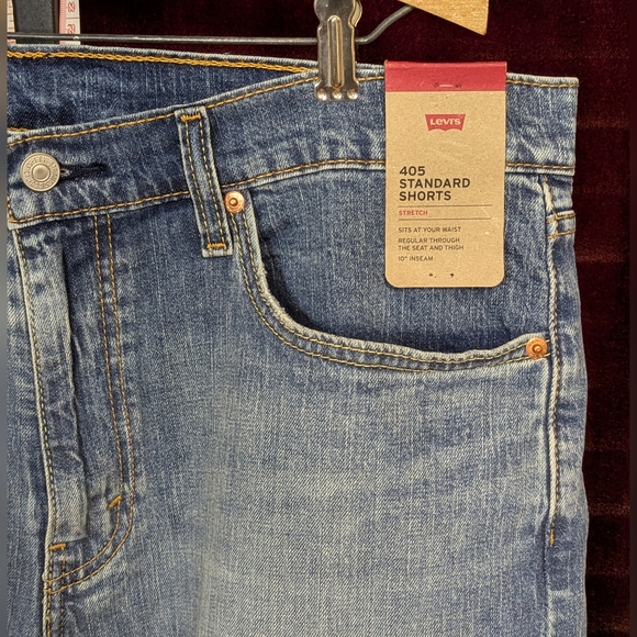 Levi's 405 Standard Denim Shorts - Picture 2 of 3